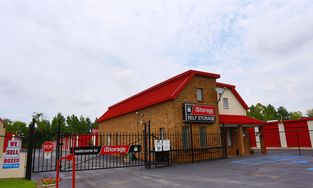 iStorage Facility at 114 Westchester Dr in Madison iStorage Facility at 114 Westchester Dr in Madison