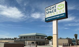 Self Storage Units in Victorville, CA, at 14915 La Mesa Rd Self Storage Units in Victorville, CA, at 14915 La Mesa Rd