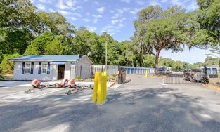 iStorage Facility at 16910 US-19 in Fanning Springs, FL 32693 iStorage Facility at 16910 US-19 in Fanning Springs, FL 32693