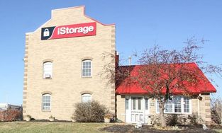 Self Storage Units in Shawnee, KS at 6410 Vista Dr Self Storage Units in Shawnee, KS at 6410 Vista Dr