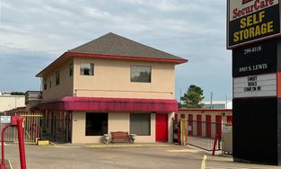 SecurCare Self Storage Facility at 8905 S Lewis Ave in Tulsa SecurCare Self Storage Facility at 8905 S Lewis Ave in Tulsa