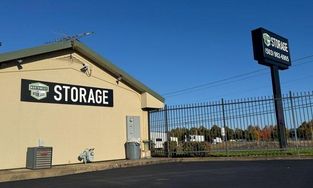Self Storage Units in Woodburn, OR, at 535 South Pacific Hwy Self Storage Units in Woodburn, OR, at 535 South Pacific Hwy