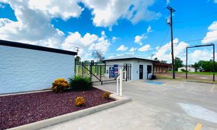 Move It Self Storage Facility at 550 S Oscar Williams Rd in San Benito Move It Self Storage Facility at 550 S Oscar Williams Rd in San Benito