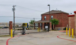 Self Storage at 4809 N Belt Line Rd in Mesquite