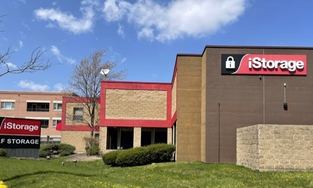 iStorage Facility at 747 Milwaukee Ave in Glenview iStorage Facility at 747 Milwaukee Ave in Glenview